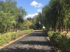 Волжский продолжают благоустраивать - на очереди сквер по улице Космонавтов