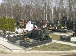 В Волжском ограничат въезд транспорта на кладбища