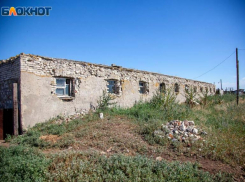 Одиночные камеры и старые могилы: что осталось от трудового лагеря времен СССР под Волжским