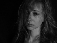 Бьют и угрожают: накануне 8 марта участились случаи домашнего насилия в Волгограде