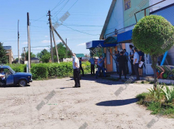 Состояние крайне тяжелое: подробности о кассире, расстрелянной мужем в Волгоградской области