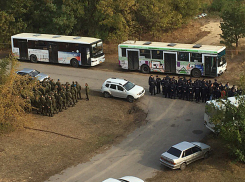 К поискам пропавших девушек в Волжском подключили солдат 