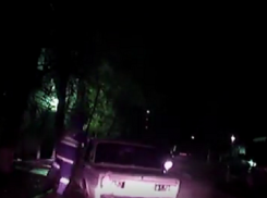 На юге Волгограда нетрезвый водитель пытался протаранить сотрудника ДПС