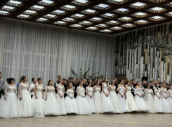 В Волжском прошел традиционный новогодний кадетский бал