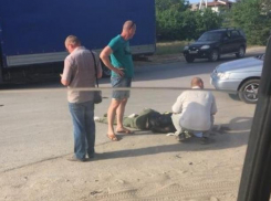 Опытный нарушитель ПДД сбил молодого мотоциклиста в Волжском
