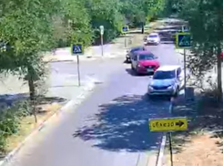 Топ-3 самых комичных ДТП в Волжском попали на видео