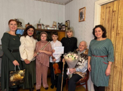 Ветеранам вручают награды в Волжском