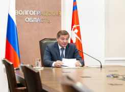 Зарплата губернатора Волгоградской области составила более 400 тысяч рублей в месяц