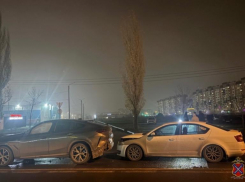 Два человека пострадали на дороге в Волжском