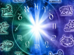 У Козерогов интриги на работе, а Рыбы будут спонтанны