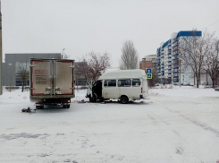 Водитель «ГАЗ–2834» не уступил дорогу микроавтобусу: в результате ДТП пострадала женщина