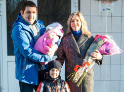 Поздравляем Ивана и Ирину Шипко из Волжского с рождением дочки 