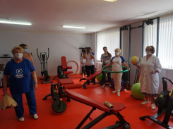 С фитобаром и йогой: в Волжском открылся социальный центр для пенсионеров