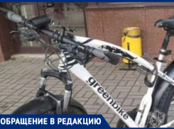 В Волжском у мужчины-доставщика украли велосипед