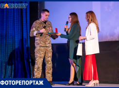 16 писем и 6 медалей: в Волжском отметили тех, кто приближает победу в тылу