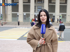 «Победа будет за нами, враг будет разбит»: как отметили День народного единства в волжском ДК «ВГС»