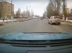 В Волжском опасная езда с нарушениями попала на видео