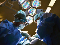 «В отделении никто не курит»: врач больницы Фишера прокомментировал скандальное видео пациентки