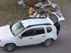 Волжан пристыдили за свалку мусора по записям с камер