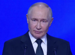 Путин призвал к борьбе с нацизмом и созданию многополярного миропорядка на форуме в Волгограде