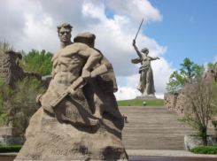 Волжане и волгоградцы не могут вырваться вперёд - «Родина-мать» и Мамаев Курган на 5-ом месте