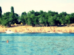 Температура в Волге +23 - волжане наслаждаются водными процедурами