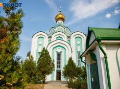 В Волжском отмечают годовщину прихода храма преподобного Серафима Саровского