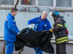 Женщина полгода прожила с мертвым мужем, думая, что он спит