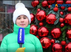 Это в городе мне скучно было: как волжане пели на улице новогоднюю песню