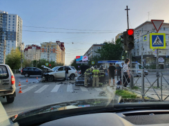 32-летний водитель ранен: подробности жуткого ДТП в Центральном Районе