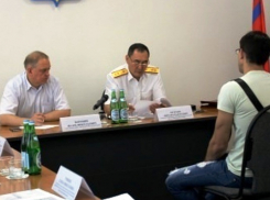 Волжане жаловались Музраеву на невыплату зарплат и наркополицию
