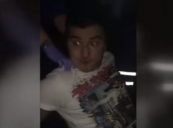 В Волгограде водитель под кайфом разбил голову о капот своего авто