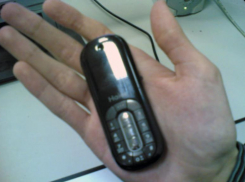 Пронес телефон за взятку: в Волгограде инспектор ИК предстанет перед судом