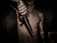 Приставил нож к шее и потребовал укол: волгоградцу грозит 15 лет за нападение на медика