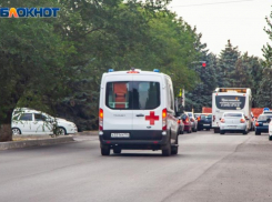 Маршрутка сбила пенсионерку на «зебре» и скрылась с места происшествия в Волжском