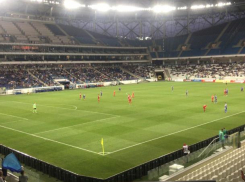 «Вода была по середину двери маршрутки», - волжане посетили футбол несмотря на погоду