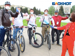 От мала до велика: волжане поздравляют друг друга с Днем Победы