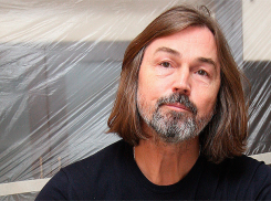 Никас Сафронов после рюмки водки предложил дать Волгограду более благородное имя