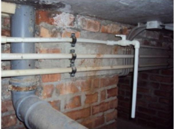 Собственники в Средней Ахтубе усомнились в оплате горячей воды за общедомовую услугу