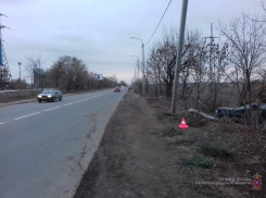 Водитель, перевернувшийся на Автодороге 6 в Волжском, выжил