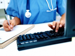 Очереди станут короче: поликлиники и больницы переходят на электронные медицинские карты