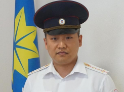 В Волжском наградили равнодушного участкового