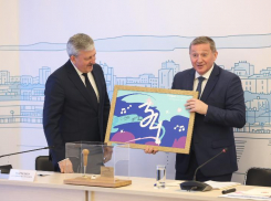 Флаг с орбиты и планы на будущее: Волгоград готовится к юбилейному фестивалю #ТриЧетыре