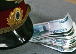 Под Волгоградом полицейский отказался от взятки в 100 тысяч