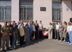 В Волжском увековечили память Героя России Михаила Подшибякина