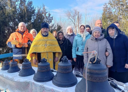 Вернули на исконное место спустя 90 лет: в сельском храме близ Волжского установили колокола