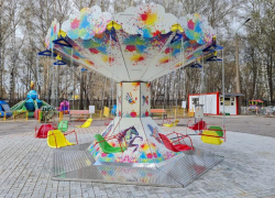 В Волжском поставят новые детские площадки и облагородят пришкольные территории