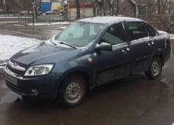 "Ладу Гранту" угнали у волжанина, пока он ходил в магазин