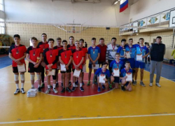 Волжские волейболисты вырвали победу на областном первенстве