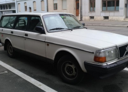 Автомобиль без водителя сбил волжанку